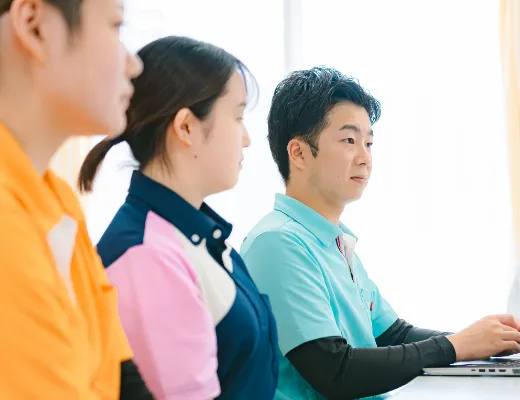 多職種協働 セルカンファレンスの様子01