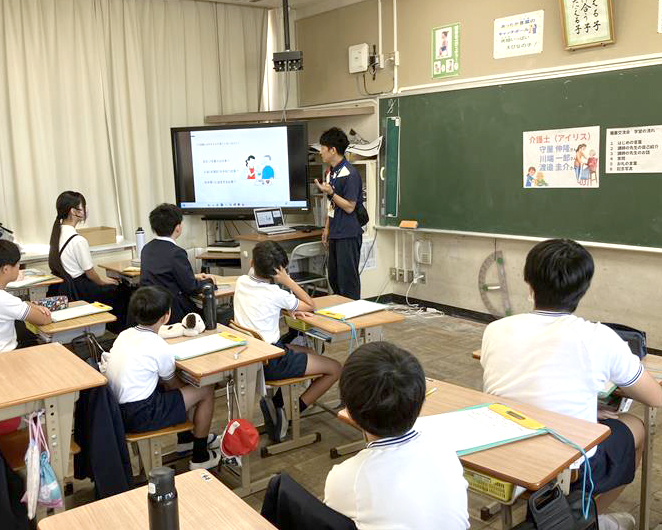 小学校で行われた職業交流会に参加しました！