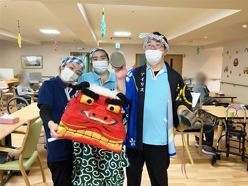 アイリスに獅子舞参上！