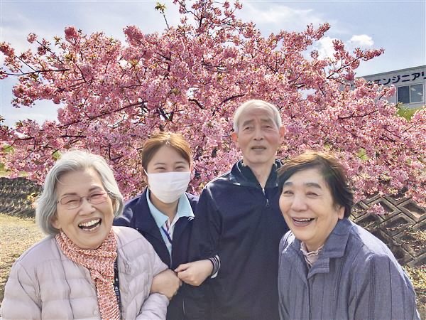 アイリスにて春を感じる歩行訓練を行いました🌸